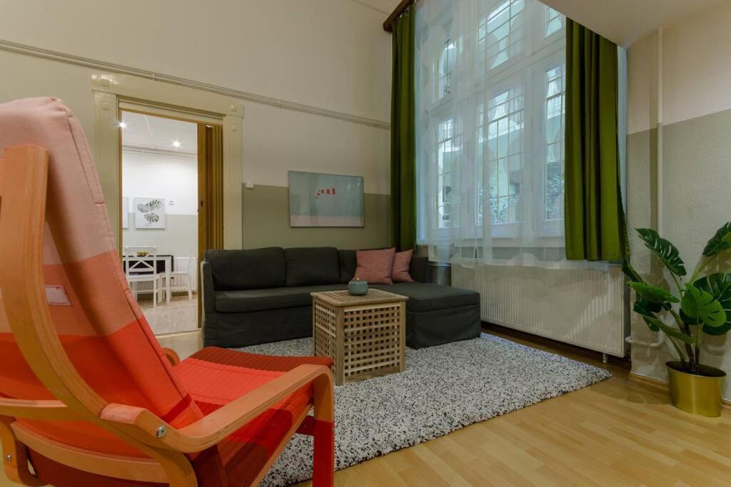 De Lux Studio Apartment In Historical Quarters บูดาเปสต์ ภายนอก รูปภาพ